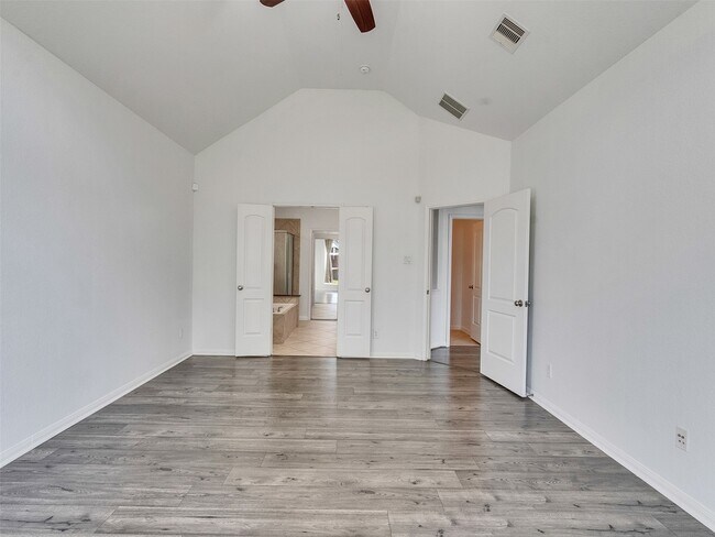 Building Photo - 28655 Maple Red Dr
