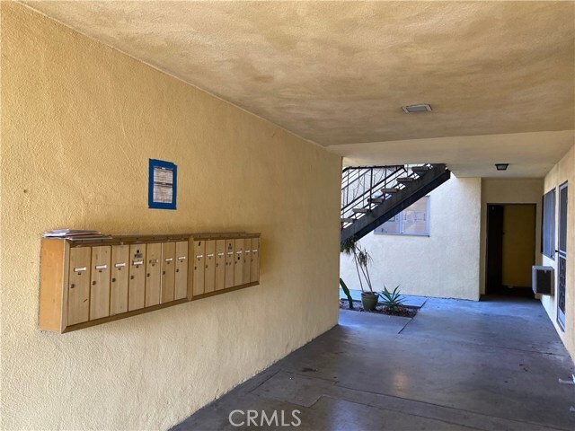 Building Photo - 143 S Ave 54
