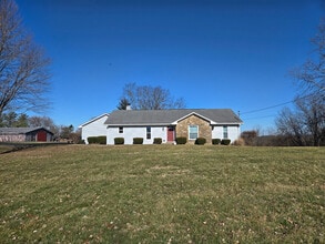 Building Photo - 3905 Carriage Hill Dr