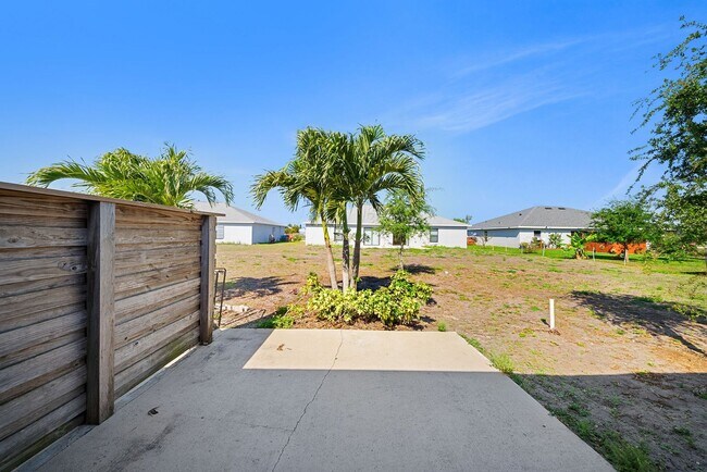 Building Photo - 2820-2824 SW 7th Pl