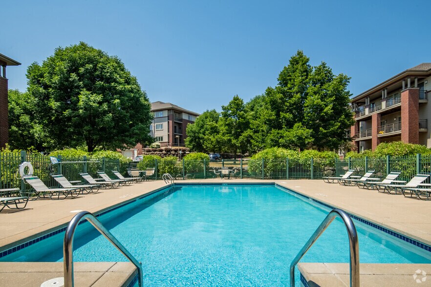 Primary Photo - Prairie Crest Apartments