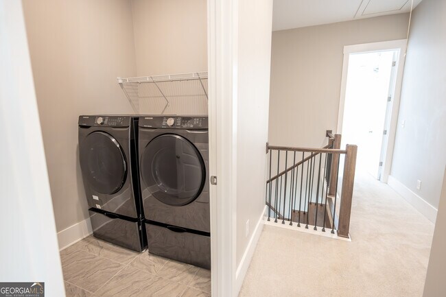 Building Photo - 708 Banton Dr NW