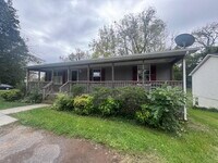 Building Photo - "Charming 3-Bedroom Retreat with 2 Full Baths in Front Royal – Perfect for Your Next Home!"