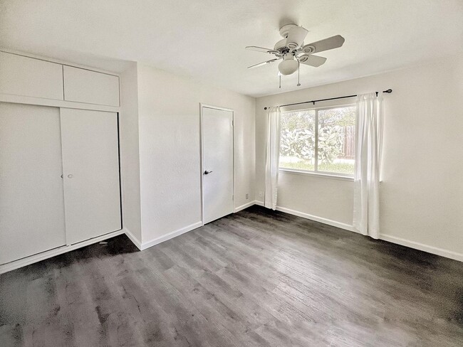 Building Photo - 2152 Athene Dr