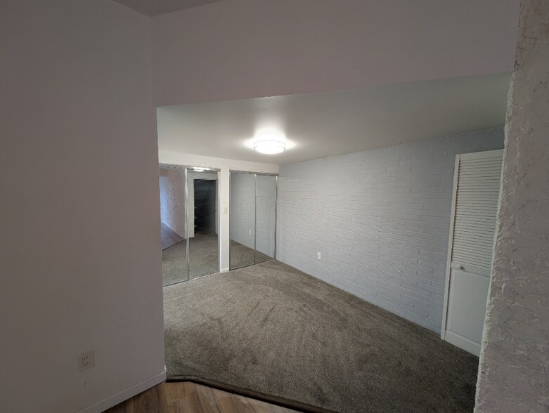 Building Photo - 1071 Lancaster Blvd