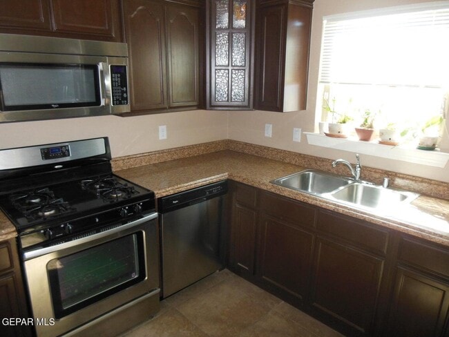 Building Photo - 14206 Bluesky Point Ct