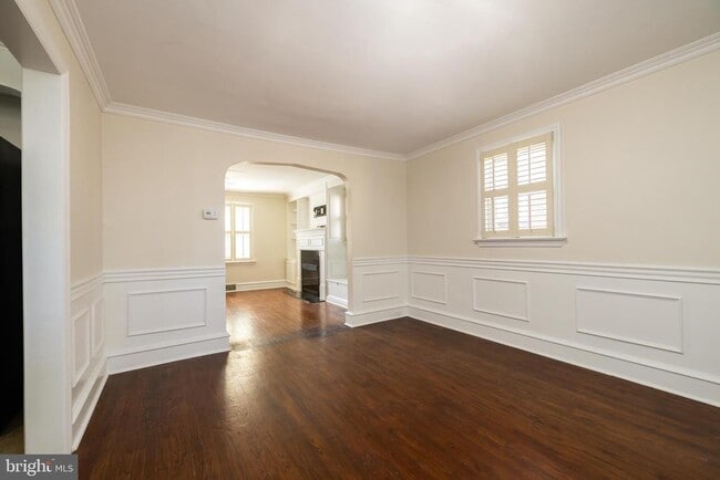 Building Photo - 11 Dowling Ave