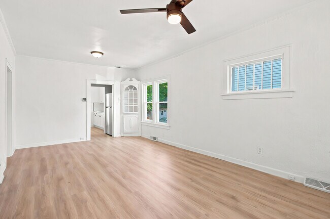Building Photo - 6929 13th Ave
