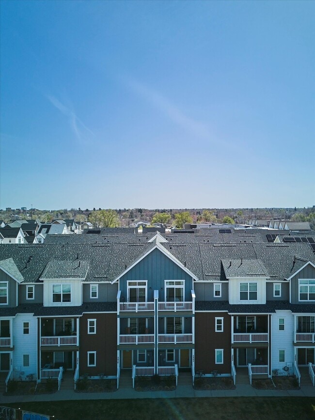 Building Photo - 2862 S Galapago Ct