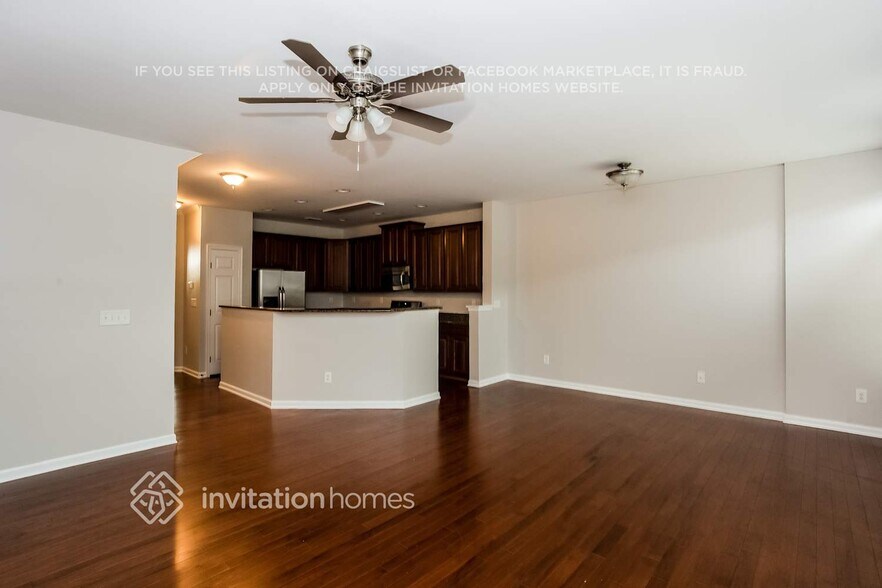Building Photo - 18528 W Catawba Ave