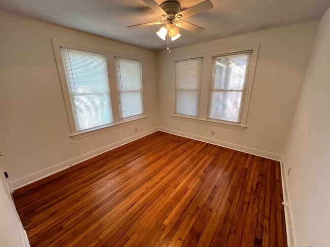 Building Photo - 5001 Duval St