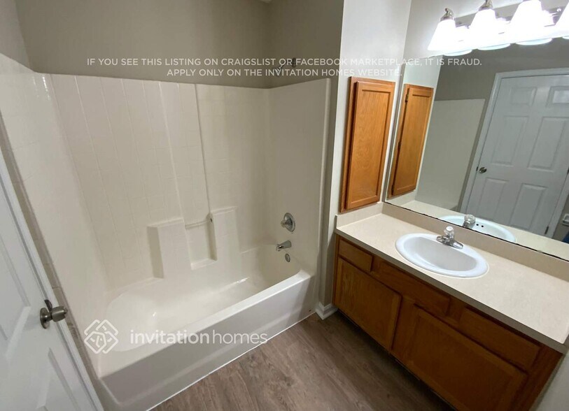 Building Photo - 10939 Apple Blossom Trail E