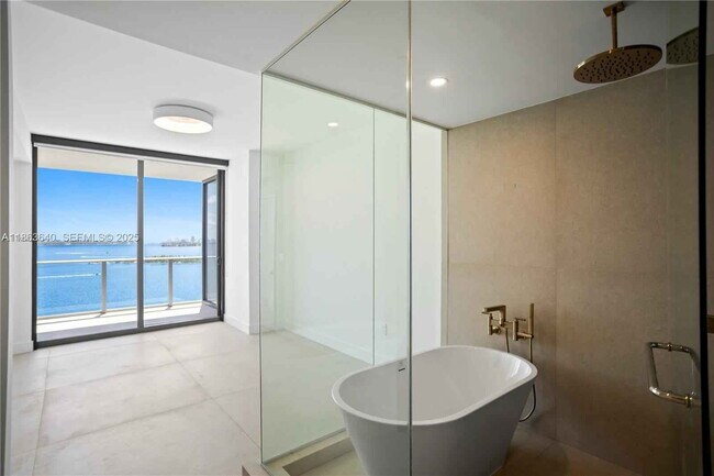 Building Photo - Northeast 24th Street, Miami, FL 33137 - 3 BR 3 BA condo