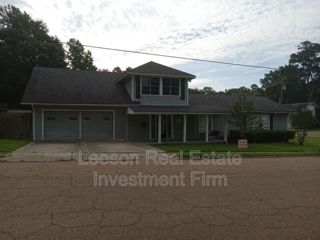 Building Photo - 802 Jefferson St