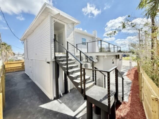 Building Photo - 80 146th Ave