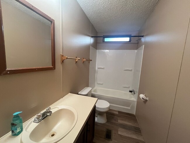 Building Photo - 714 Cranbrook Dr