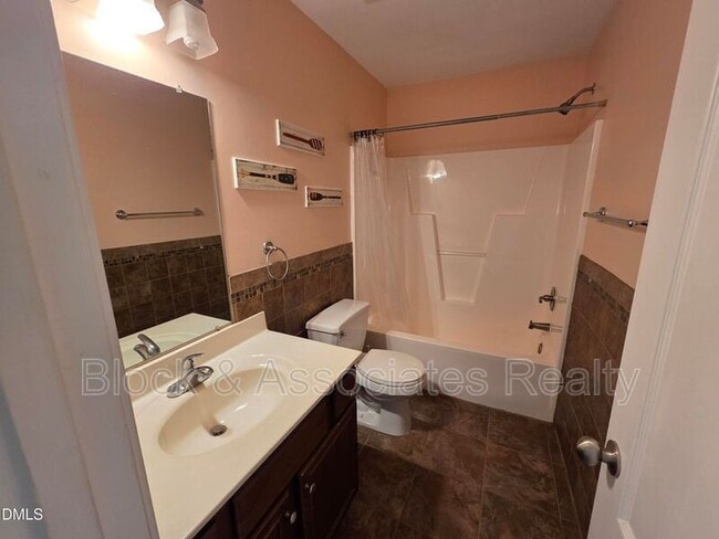 Building Photo - 143 Rawhide Dr