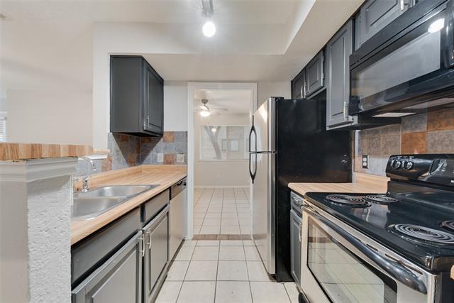 Building Photo - 2307 Balsam Dr