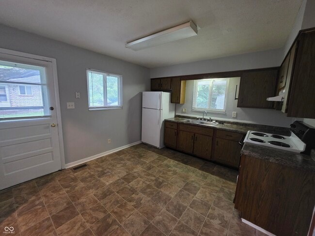 Building Photo - 1256 N Ridgeview Dr