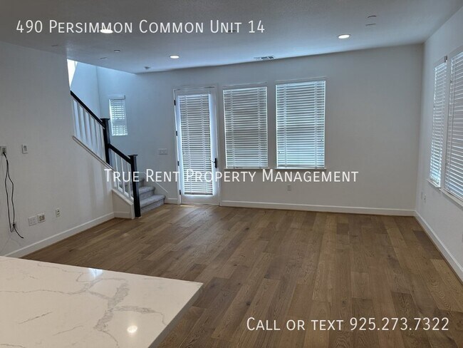 Building Photo - Gorgeous 3 Bed, 2.5 Bath Home in Desirable...