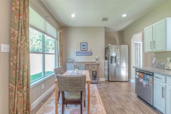 Building Photo - 22123 Holly Branch Dr