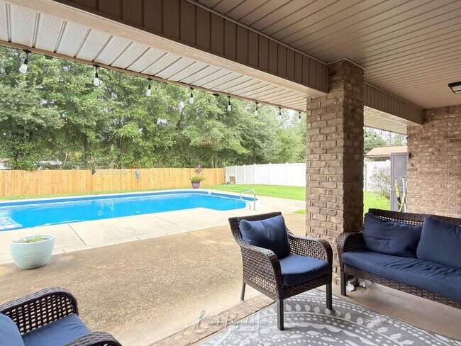 Building Photo - 6185 Autumn Pines Cir