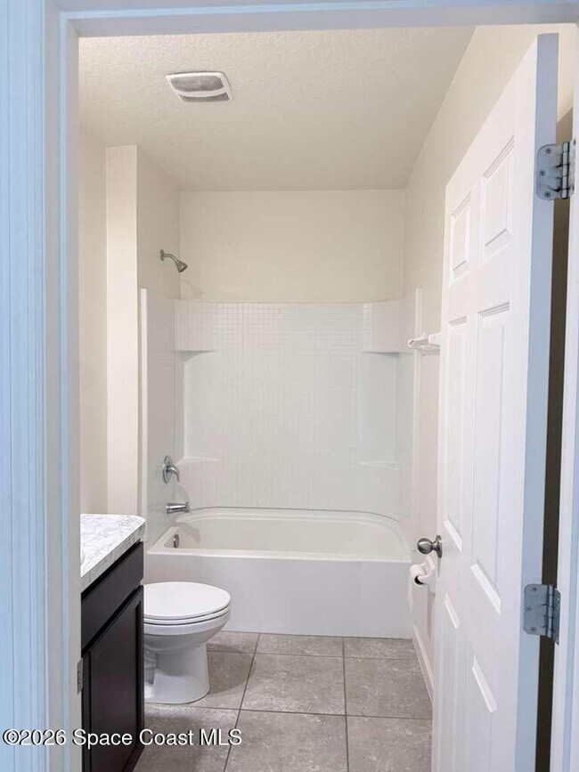 Building Photo - 609 Concha St NW