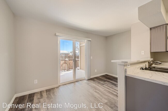 Building Photo - 2 br, 2.5 bath House - 9575 Coal Mine Ave  #A