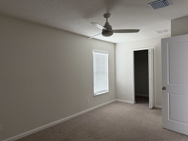 Building Photo - 4634 SW Athena Dr