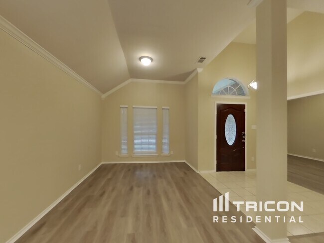 Building Photo - 1505 Parkside Dr