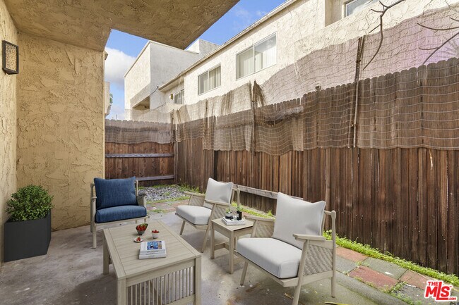 Building Photo - 517 N Francisca Ave