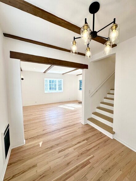 Building Photo - 2106 S Beverly Glen Blvd