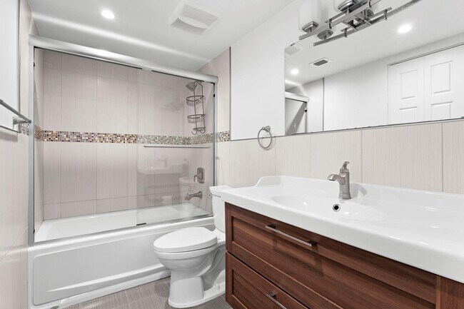 Building Photo - 9470 Poinciana Pl