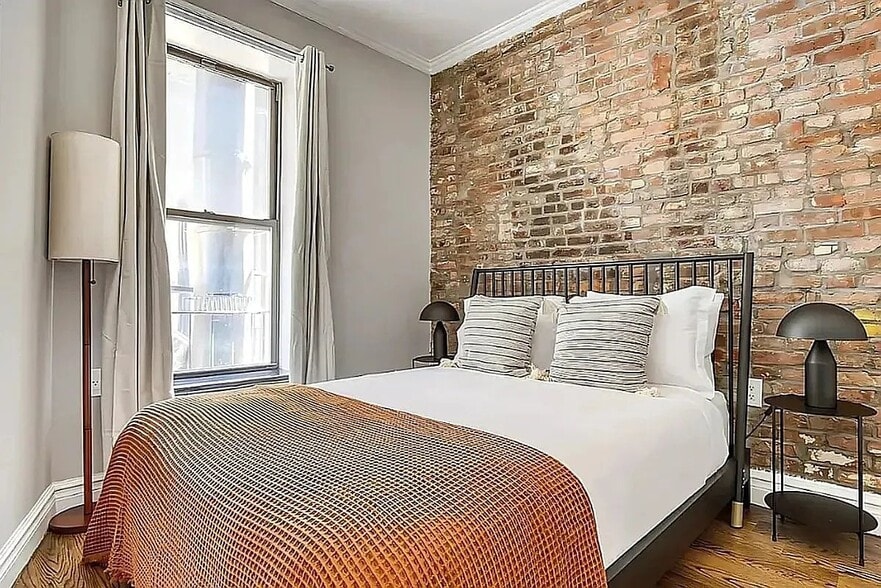 Building Photo - 438 W 52nd St