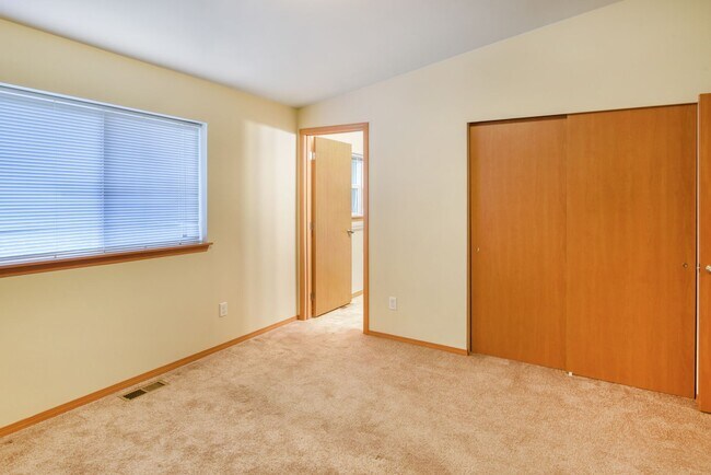 Building Photo - Beautiful Home Located in Coupeville! LEAS...