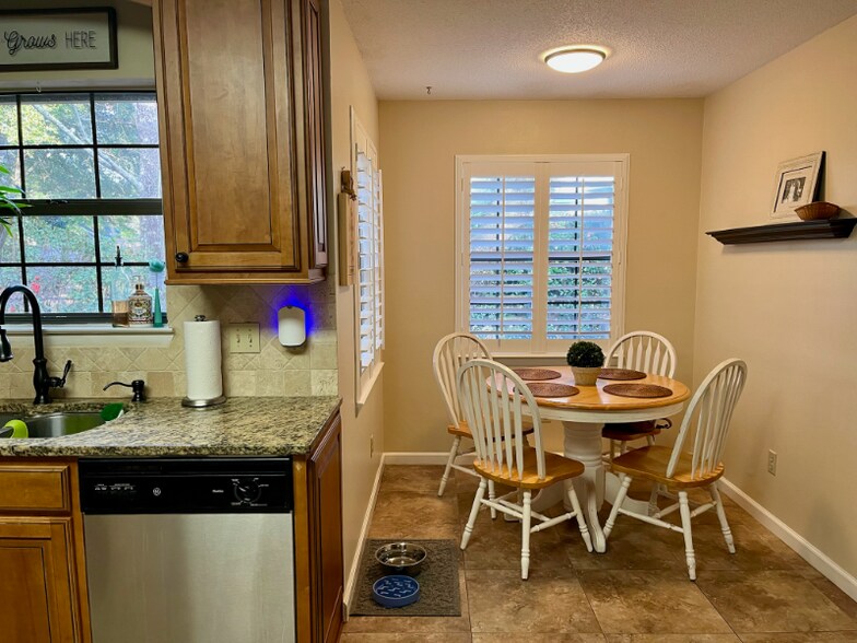 Building Photo - 413 Andros Way