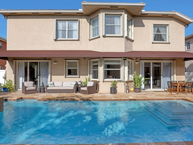 Building Photo - 2227 Ridgewood Cir