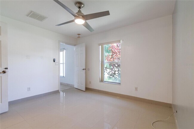 Building Photo - 4913 Cromey Rd