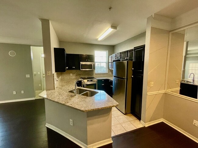 Building Photo - Hampton's West 1 Bed /1 Bath