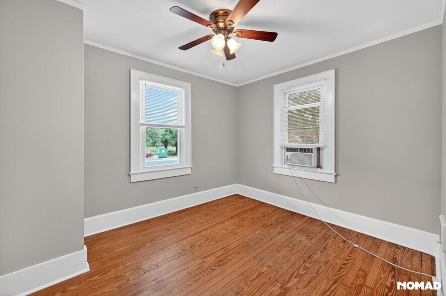 Building Photo - 304 1/2 Marstellar St
