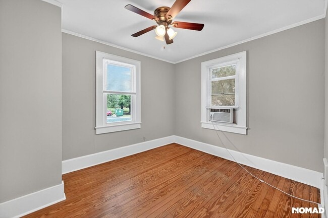 Building Photo - 304 1/2 Marstellar St