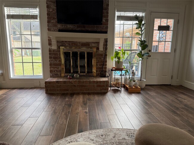 Building Photo - 20307 Pittsford Dr