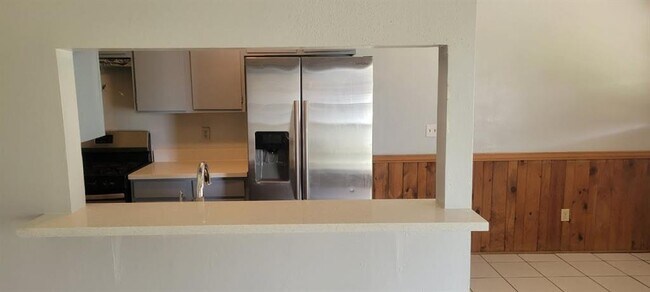 Building Photo - 13023 Maxim Dr