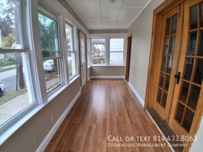 Building Photo - 1302 W 25th St