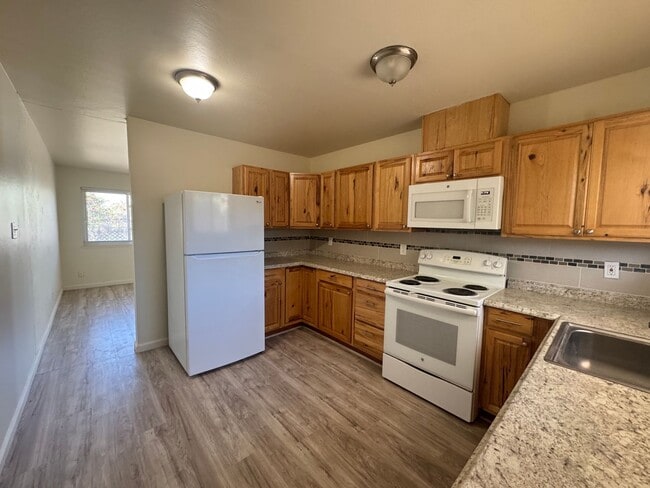 Building Photo - 4360 Twain Dr