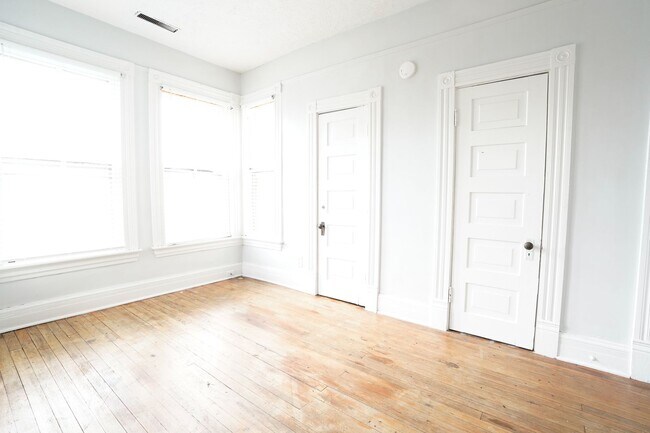Building Photo - 2461 Rivermont Ave