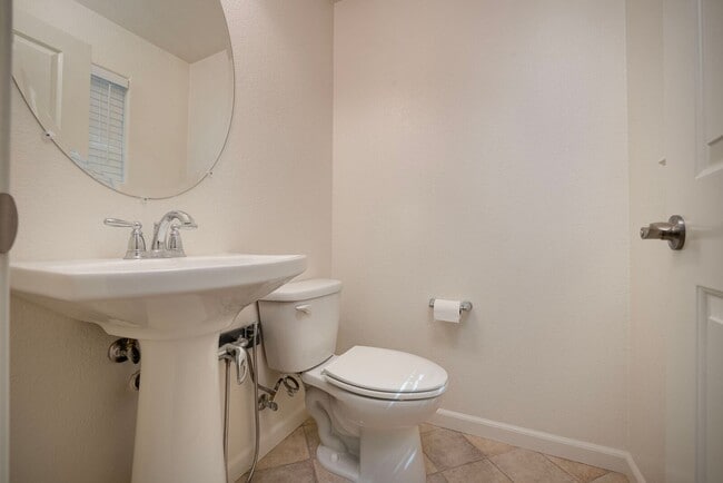 Building Photo - 1175 Dartmouth Cir