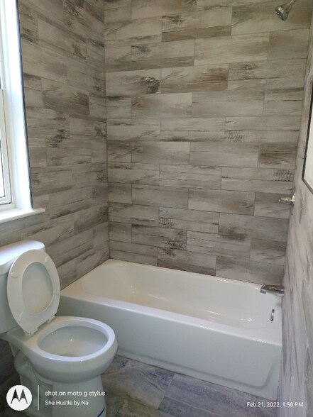 Building Photo - 1637 N 33rd St