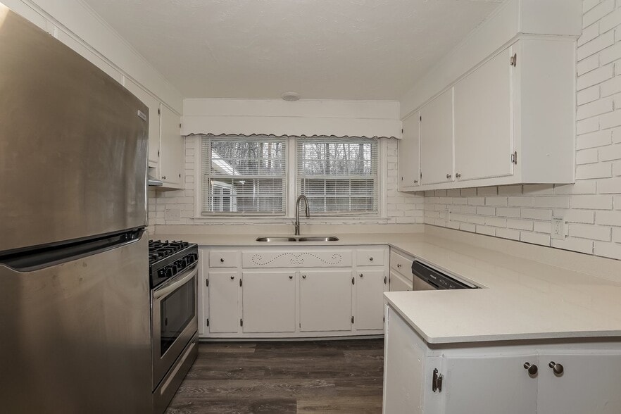 Building Photo - 808 Irving Park Blvd