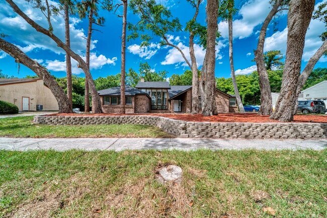 Building Photo - 1542 Sugarwood Cir